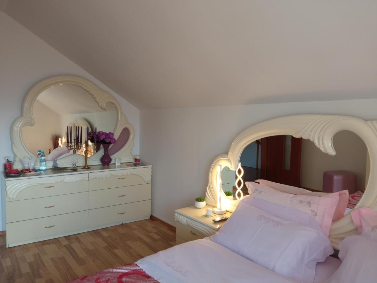 הוילה פיאטרה ניאמט Casa Irina מראה חיצוני תמונה